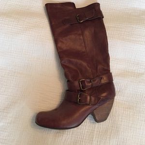 Brown small wedge boots.