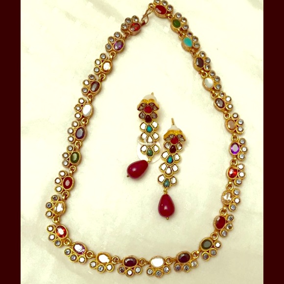 Exquisite necklace with earrings. Stones are real