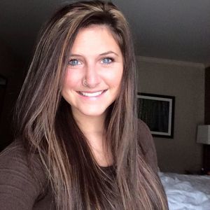 Meet your Posher, Courtney