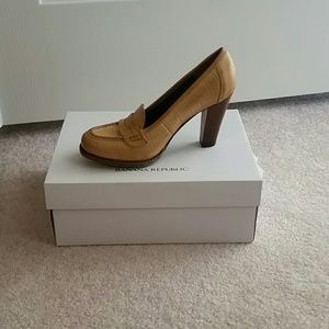 Banana Republic camo heeled penny loafer Parker