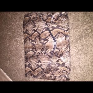 Snake print large clutch 🐍