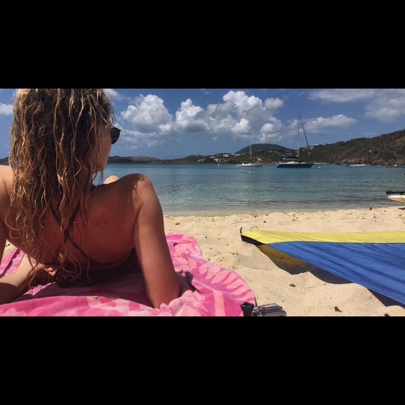 Meet your Posher, Alyssa - Picture 2 of 4