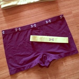 Under Armour Booty shorts & Headband