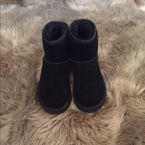 Black UGGS