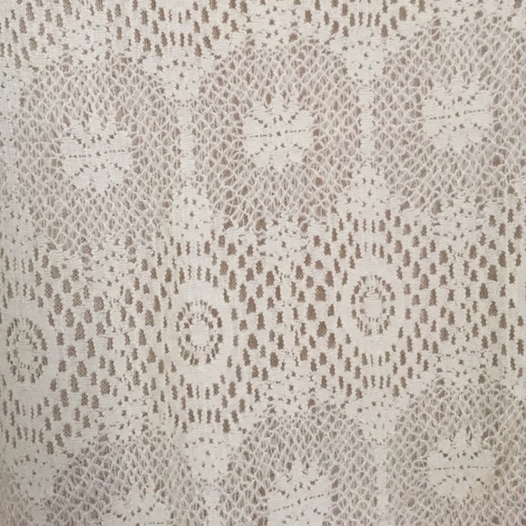 Lacy tank top - Picture 3 of 3