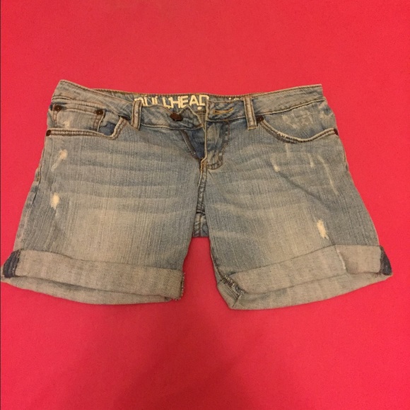 Bullhead light wash jean shorts