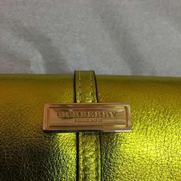 Burberry evening/ special occasion clutch - Picture 3 of 4