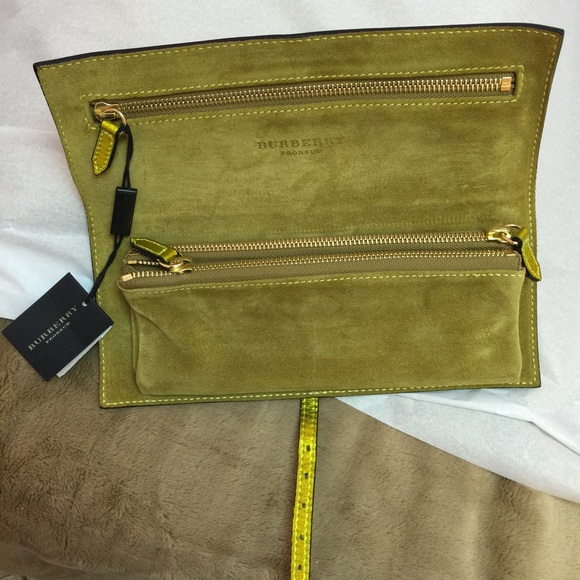 Burberry evening/ special occasion clutch - Picture 4 of 4