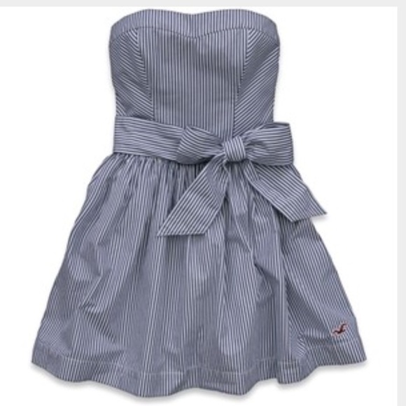 Stripped strapless Hollister dress