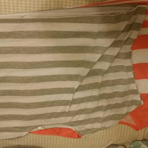 Two blouses - Picture 4 of 4