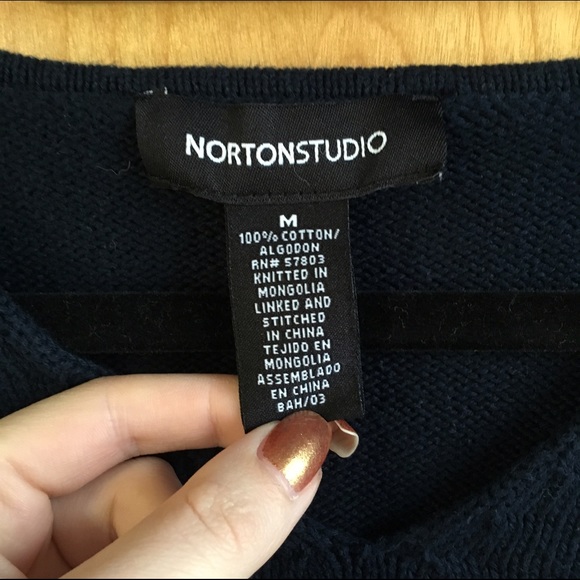 Nautical Norton Studio v-neck sweater - Picture 3 of 3