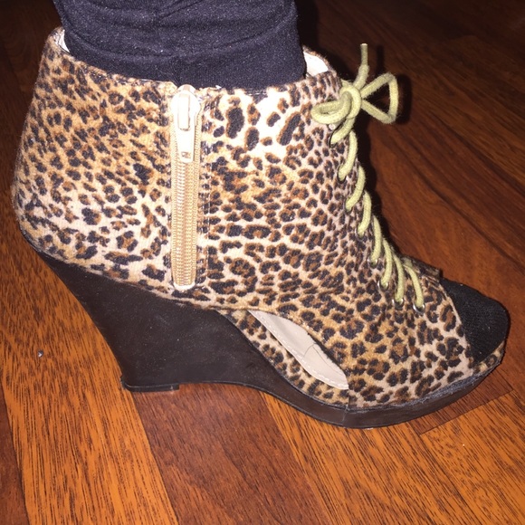 Cheetah Print Peep Toe Lace Up Bootie - Picture 2 of 2