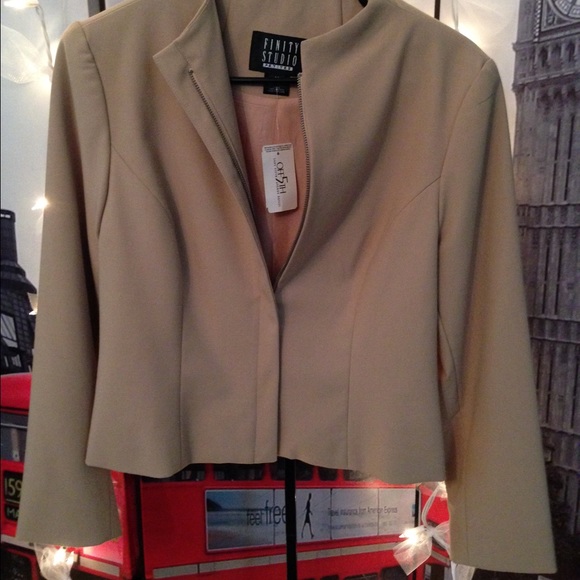 🌰🌰Tan Jacket🌰🌰 - Picture 2 of 4