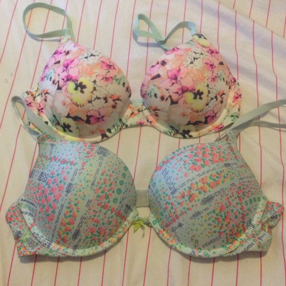 FLASH SALE 2 VS Floral Bras