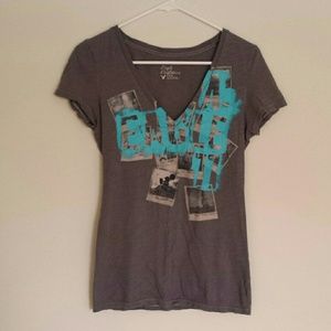 American eagle v neck