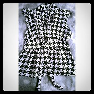 Hounds tooth Peplum Blouse