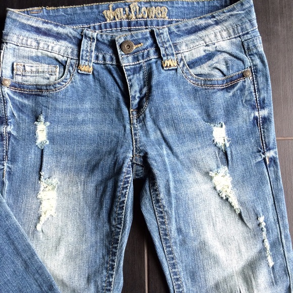 Wallflower distressed jeans! - Picture 2 of 4