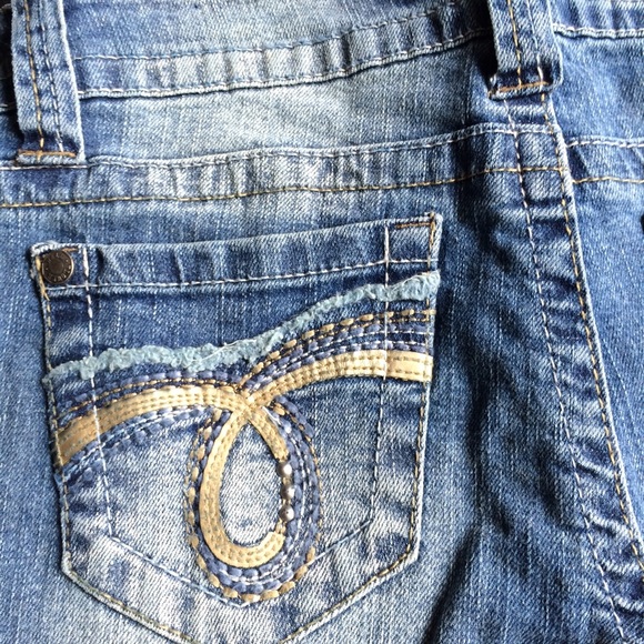 Wallflower distressed jeans! - Picture 4 of 4