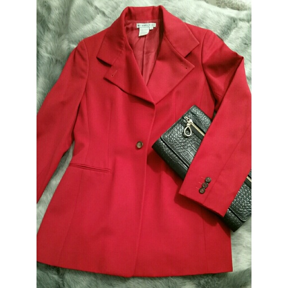 ONE HOUR SALE!! Ah-mah-Zing Red Blazer
