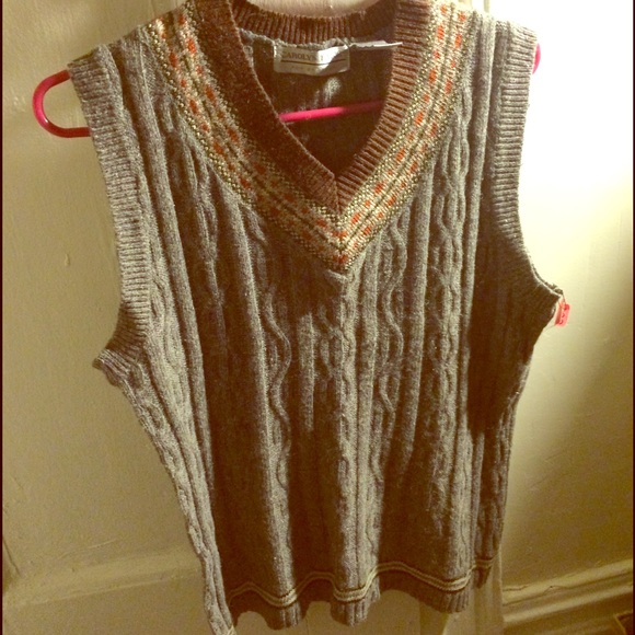 Sweater vest gray with brown trim