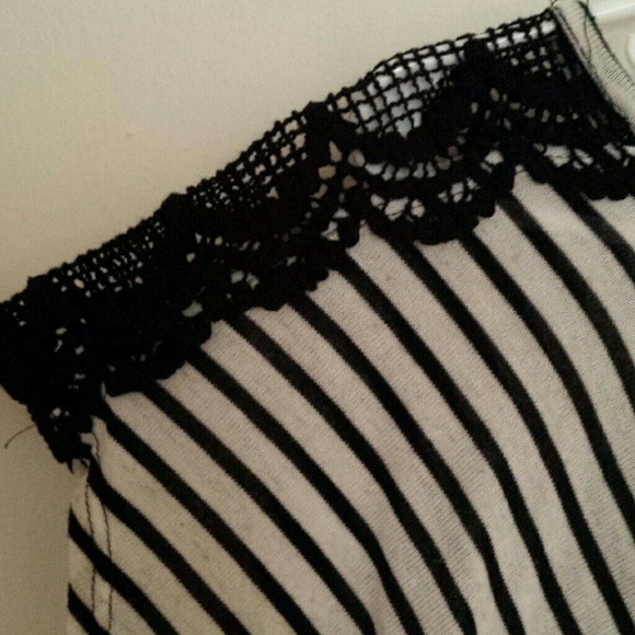 Black and white striped top - Picture 2 of 3