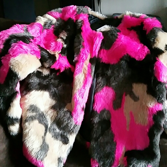 Fashion short faux fur coat