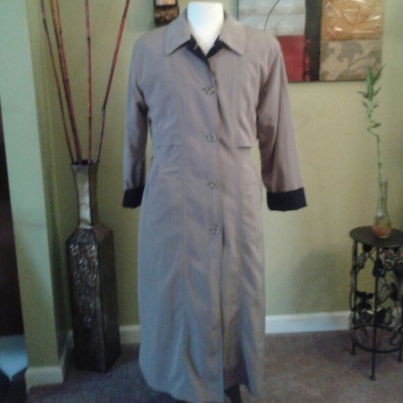 All weather Trench Coat/ Removable Lining
