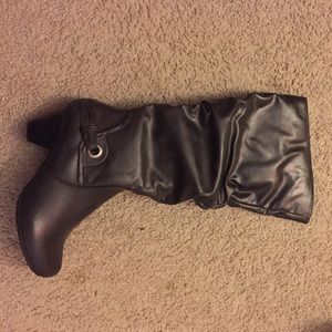 Black Bass Boots, size 9, never been worn!