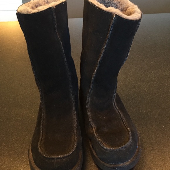 Black Uggs - Picture 2 of 4