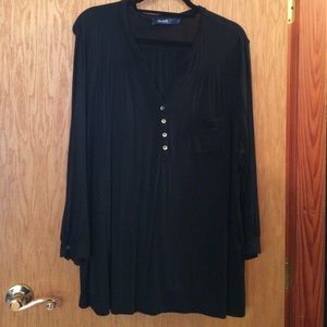 Black 3/4 sleeve gold button top.