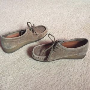 women's wallabees, suede