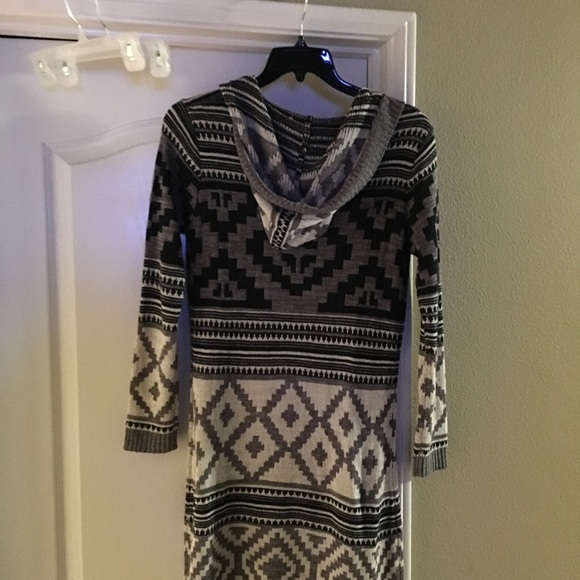 Long Aztec Cardi - Picture 2 of 4