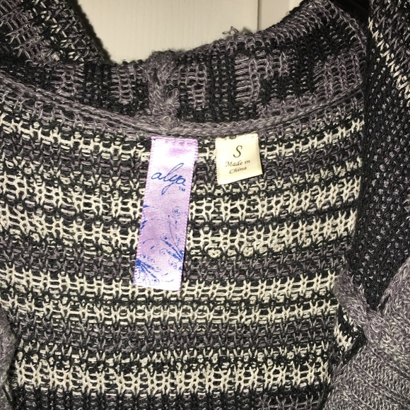 Long Aztec Cardi - Picture 3 of 4