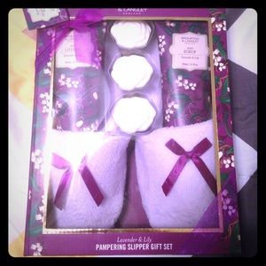 NEW!! Pampering slipper gift set