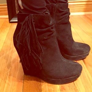 Black ankle fringe booties