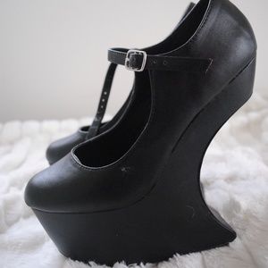 Bumper Heeless wedges