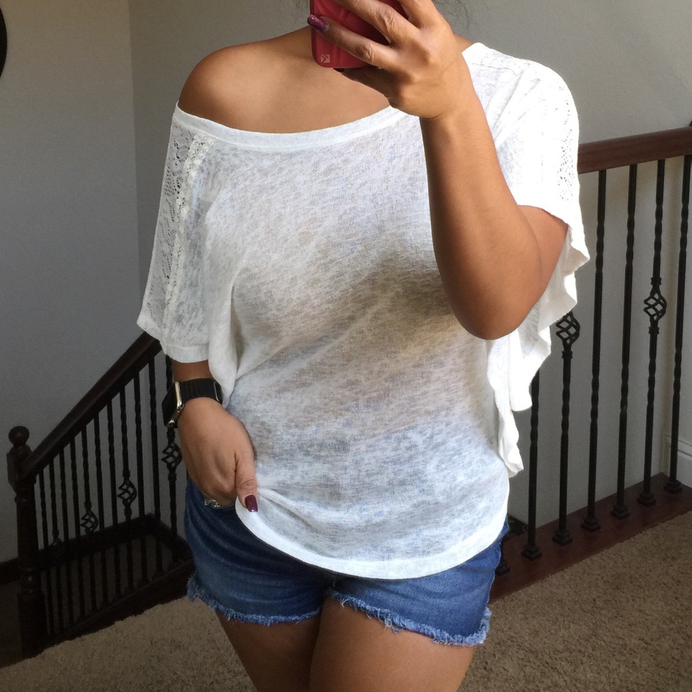 Cute white butterfly top - Picture 2 of 4