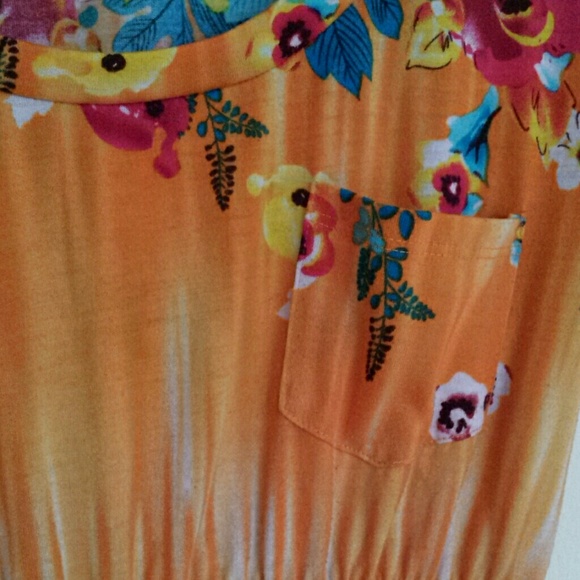 Bright festive top - Picture 2 of 2