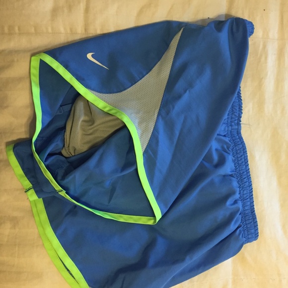NIKE RUNNING SHORTS 💨 - Picture 3 of 4