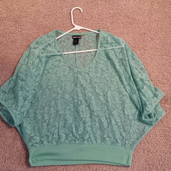 V neck top - Picture 2 of 2