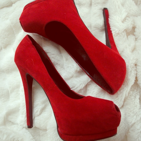 ~*host pick*~peep toe Qupid Heels