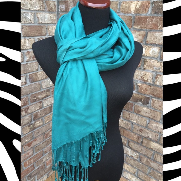 Emerald Shawl. New. - Picture 2 of 2