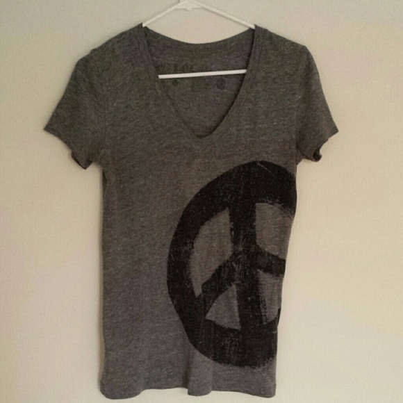 Peace v neck - Picture 1 of 1