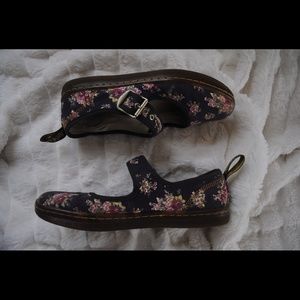 Doc Martens Mary Janes