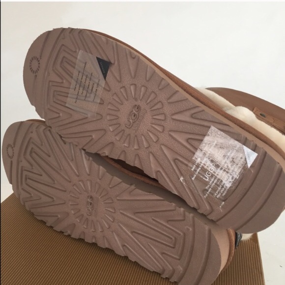 Brand new authentic UGG boots - Picture 3 of 4