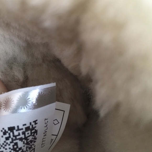 Brand new authentic UGG boots - Picture 4 of 4