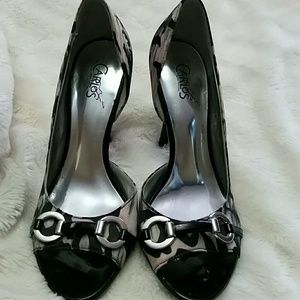 Carlos Santana Leopard print heels