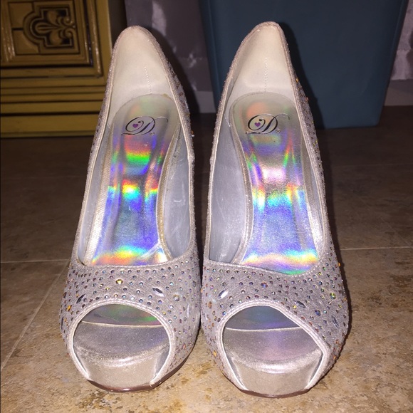 5" Rhinestone Pumps - Picture 3 of 4