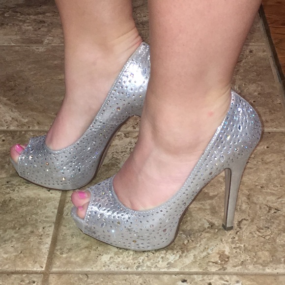 5" Rhinestone Pumps - Picture 4 of 4