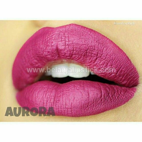 Liquid lipstick shade: Aurora